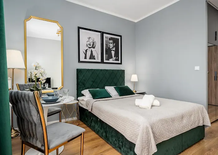 شقة Prymasa Tysiaclecia 83a Center View Free Garage By Perfect 920 *